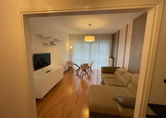 Casa *